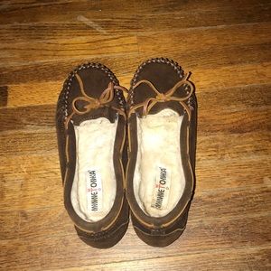 Minnetonka Fur Lines Moccasins